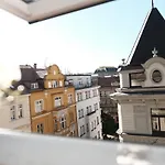 Apartman Central, Cozy & Stylish With Views *