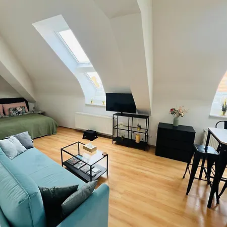 Central, Cozy & Stylish With Views Apartamento Praga