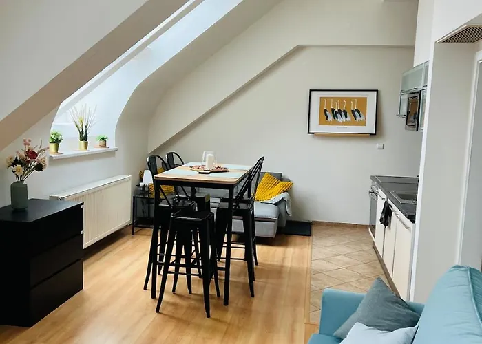 Central, Cozy & Stylish With Views
