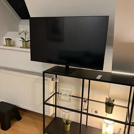 Apartment Central, Cozy & Stylish With Views *
