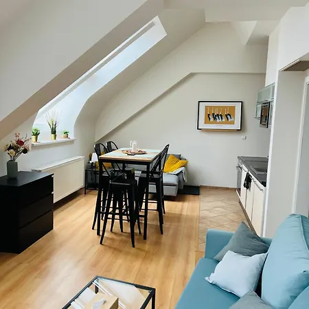 Apartment Central, Cozy & Stylish With Views Prague