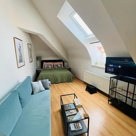 Central, Cozy & Stylish With Views Apartment