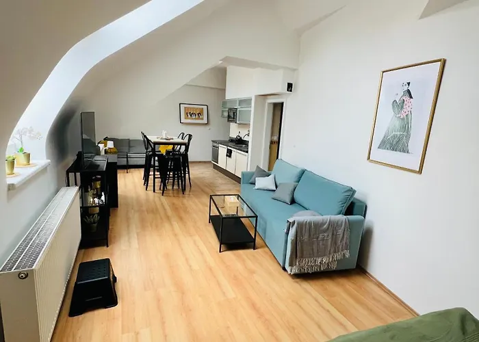 Central, Cozy & Stylish With Views