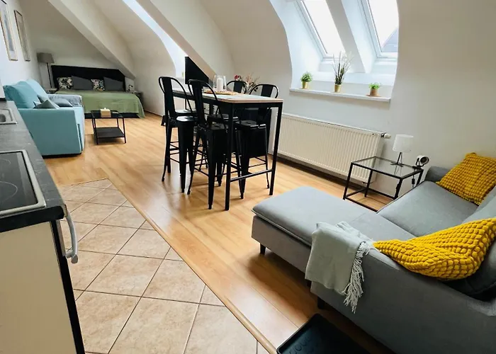 Central, Cozy & Stylish With Views