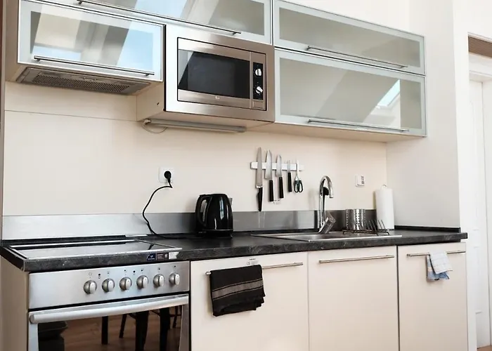 Daire Central, Cozy & Stylish With Views *