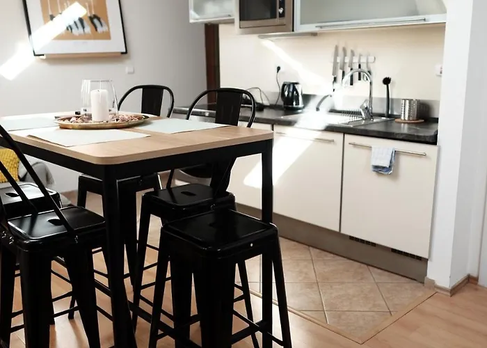 Daire Central, Cozy & Stylish With Views