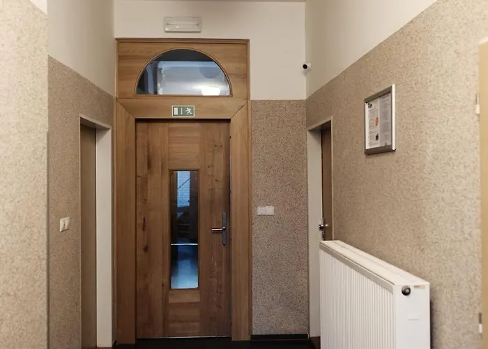 Central, Cozy & Stylish With Views Prag