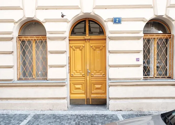 Central, Cozy & Stylish With Views * Prag